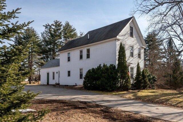 3 Bedroom 1.5 Bath In Stratham NH 03885 for Sale