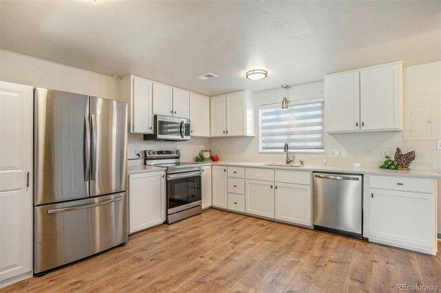 3 bedroom in Lakewood CO 80232 for Sale