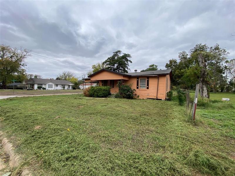 1110 W Davis St, Hearne, TX 77859 for Sale