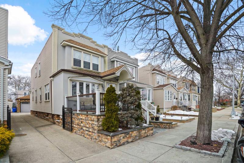 Glendale, Queens County, NY House for sale Property ID: 419002815