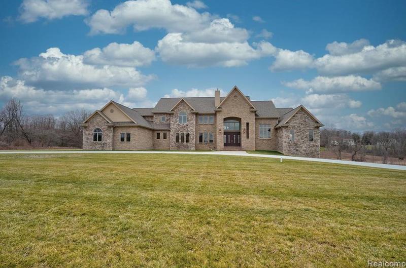 8498 Highgrove Ct, Atlas, MI 48439 - MLS 20240008757 for Sale