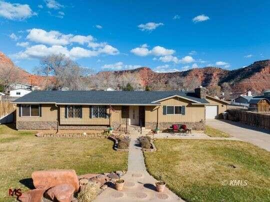 410 N 200 East, Kanab, UT 84741  624933214 for Sale