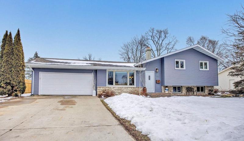 654 Cedar St, Neenah, WI 54956 - MLS 50286487 for Sale