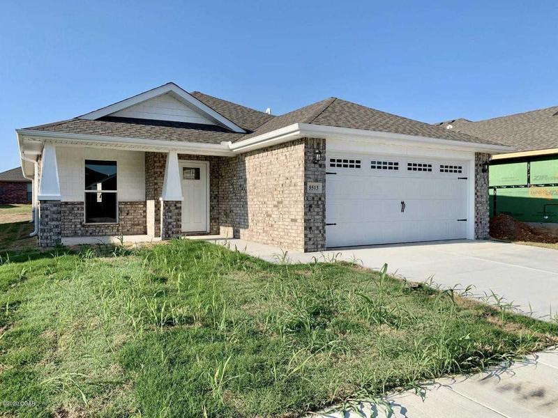 Traditional, Single Family - Freestanding - Joplin, MO  5513 E 34th Pl for Sale