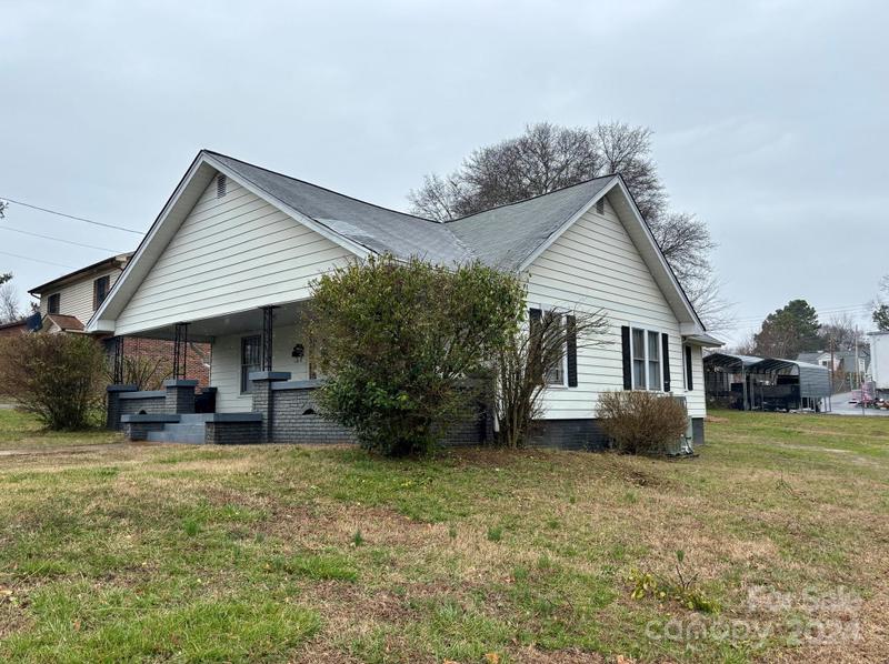 1832 2nd Ave SW, Hickory, NC 28602 - MLS 4107619 for Sale