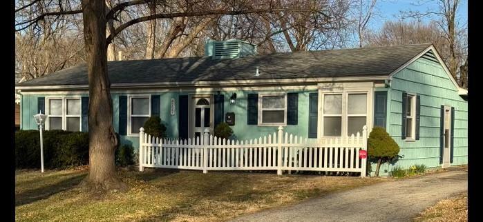 8227 Madison Avenue, Kansas City, MO 64114 for Sale