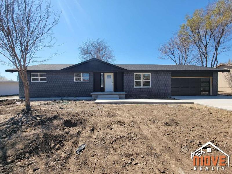624 Briar Hill Drive, Garden City, KS 67846  622339277 for Sale