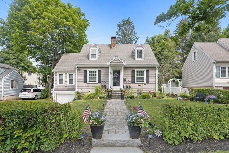 Spacious and airy raised ranch is a perfect home in a great location  7 Ponkapoag Way #NA for Sale