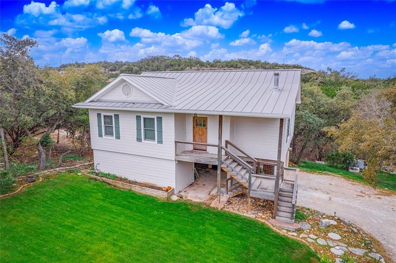 515 Valley Rdg, Canyon Lake, TX 78133 for Sale