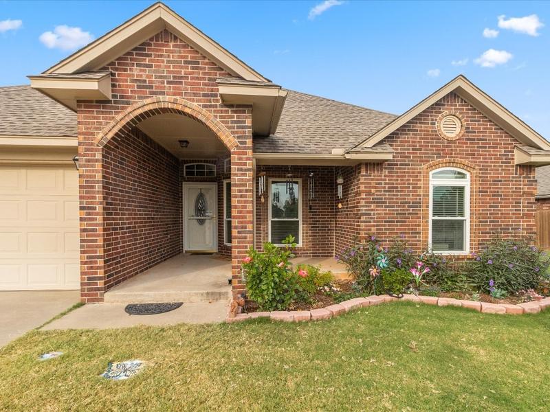 112 Ridge Lake Blvd, Norman, OK 73071  MLS# 1084750 for Sale