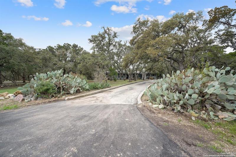 114 Wagon Trail Rd, Shavano Park, TX 78231 for Sale
