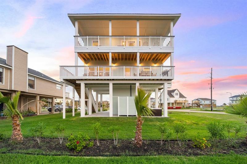 3903 Mendocino Dr, Galveston, TX 77554 for Sale