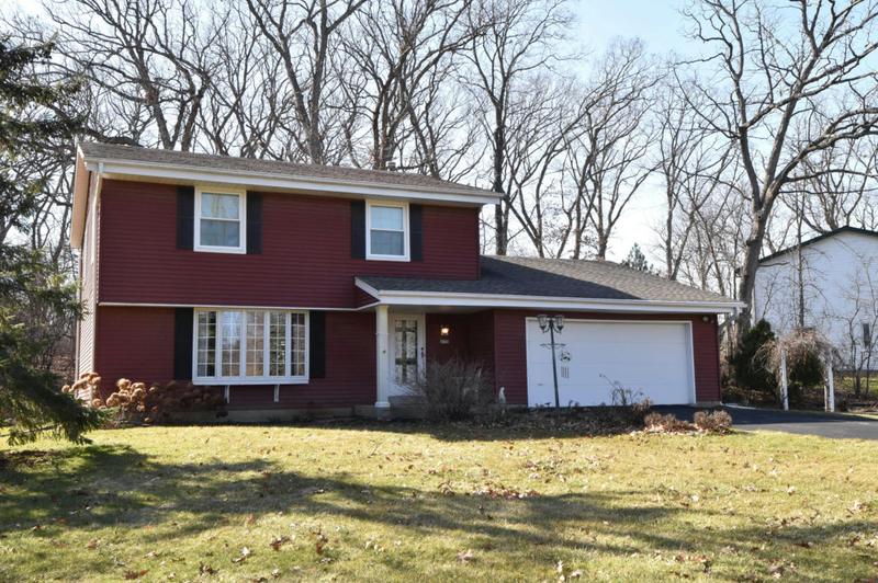 8376 GREENBRIAR RD, Waterford, WI 53185 Single Family Residence For Sale  MLS# 1865612