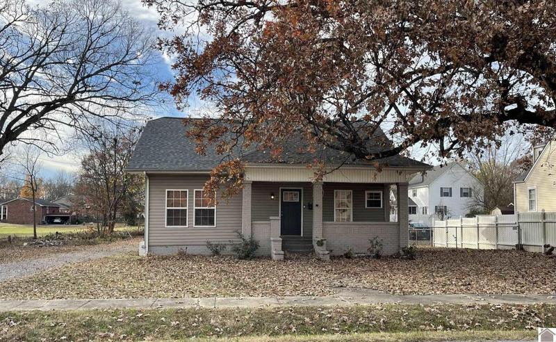 1.5 Story, Single Family - Murray, KY  304 S 16th St for Sale