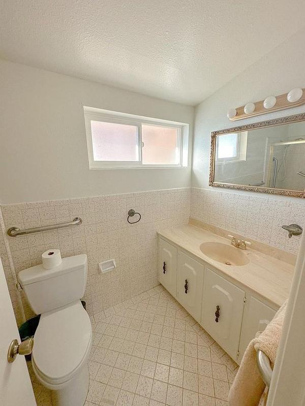Newly remodeled house with appliances  502 S Broder St #NA for Sale