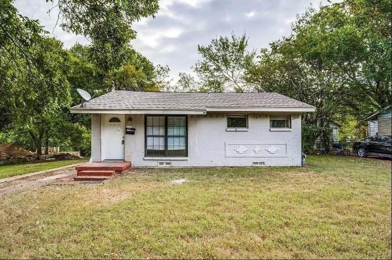 Single Family Residence - Mesquite, TX  932 Powell Cir for Sale