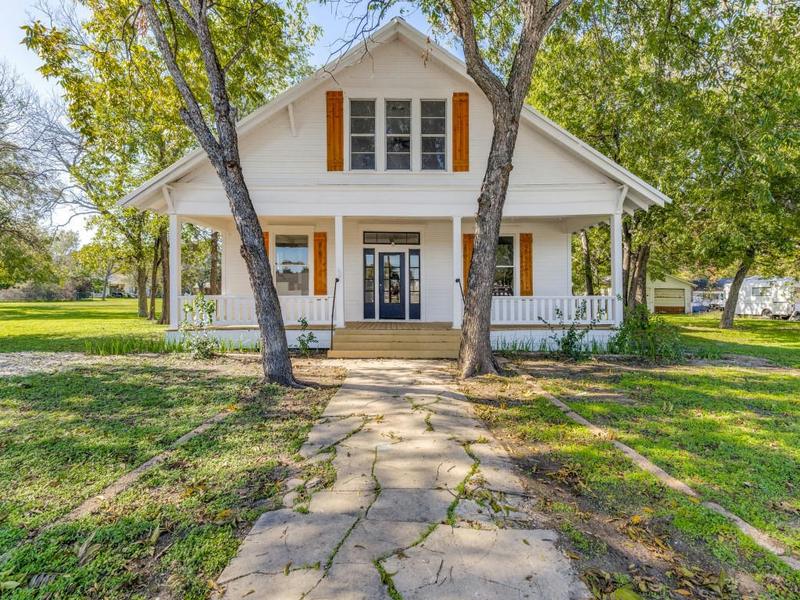 207 S AVENUE H, Clifton, TX 76634 Single Family Residence For Sale  MLS# 219134