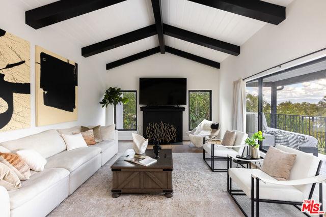 3410 N Knoll, Los Angeles CA 90068 for Sale