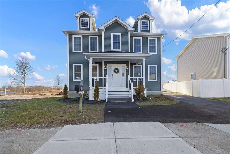 909 Dwelly St, Fall River, MA 02724  627863971 for Sale