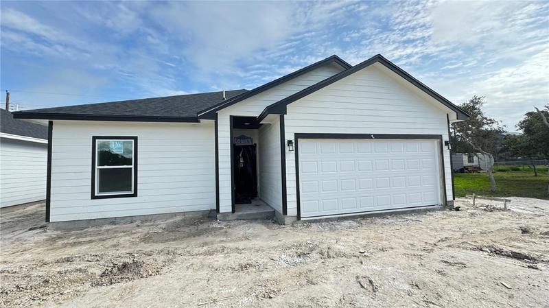 108 Sherwood Drive, Rockport, TX 78382 for Sale
