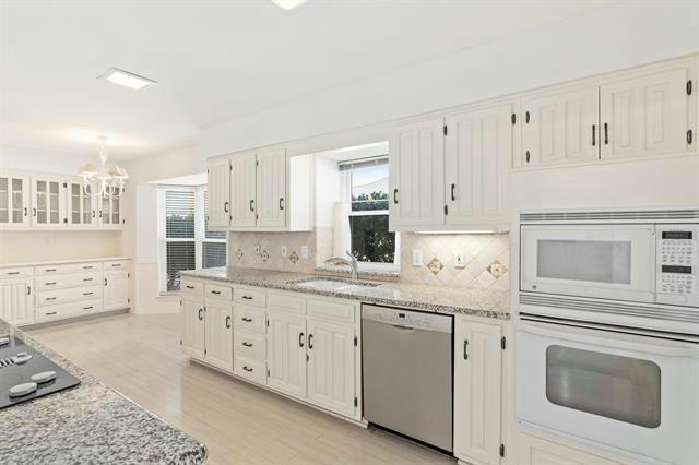 6 MEADOW CREEK CT, Trophy Club, TX 76262 Single Family Residence For Sale  MLS# 20480078