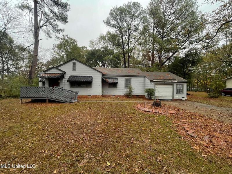 4526 Hanging Moss Road, Jackson, MS 39206  611066089 for Sale