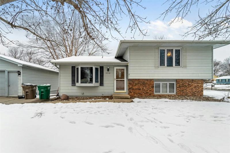 4942 BEECH BLVD, Pleasant Hill, IA 50327 Single Family Residence For Sale  MLS# 689462