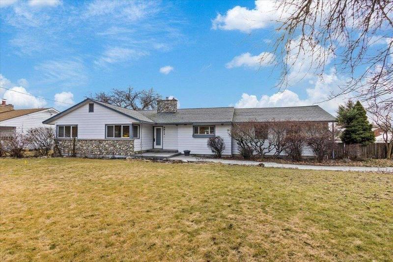9814 E Upriver, Spokane, WA 99206  624393874 for Sale
