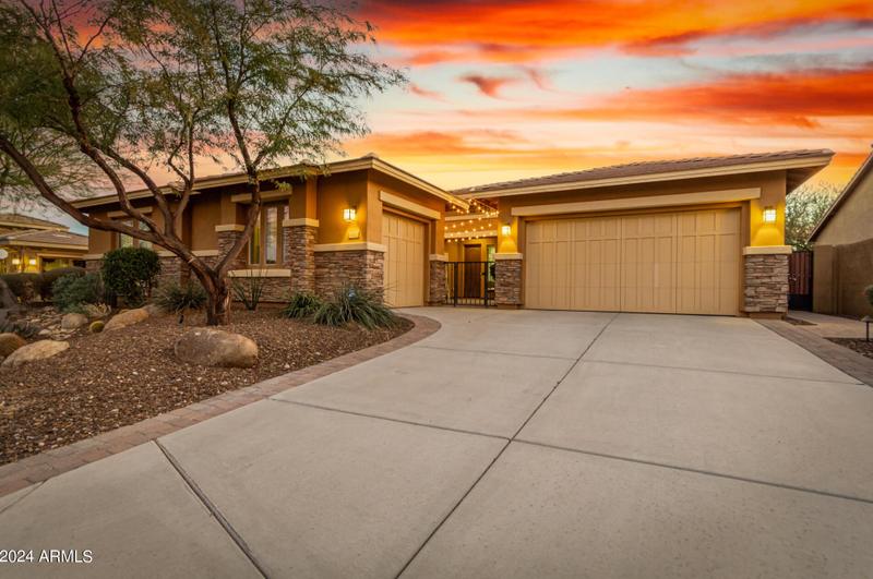12821 W Via Caballo Blanco, Peoria, AZ 85383 - MLS 6652147 for Sale