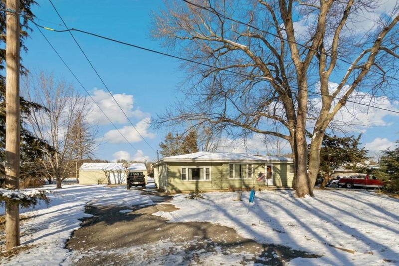 30368 PRAIRIE ST, ROCK FALLS, IL 61071 Single Family Residence For Sale  MLS# 202306935