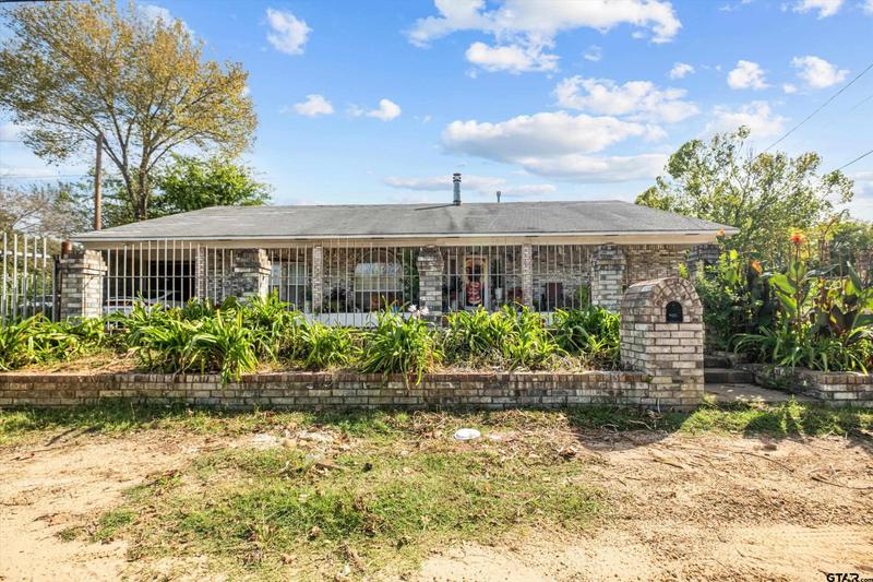 4886 Lucky Avenue, Tyler, TX 75708 for Sale