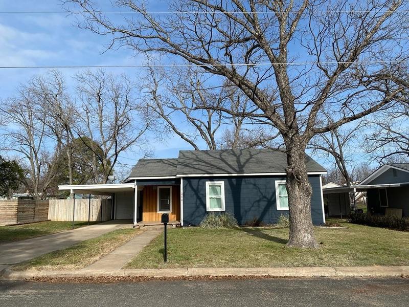314 Hackberry, Fredericksburg, TX 78624 for Sale