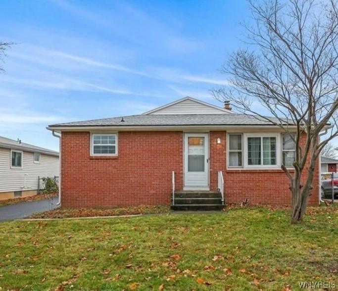 72 CASTLEWOOD DR, Cheektowaga, NY 14227 Single Family Residence For Sale  MLS# B1515632