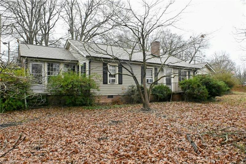 1811 W DAVIS ST, Burlington, NC 27215 Single Family Residence For Sale  MLS# 1132183