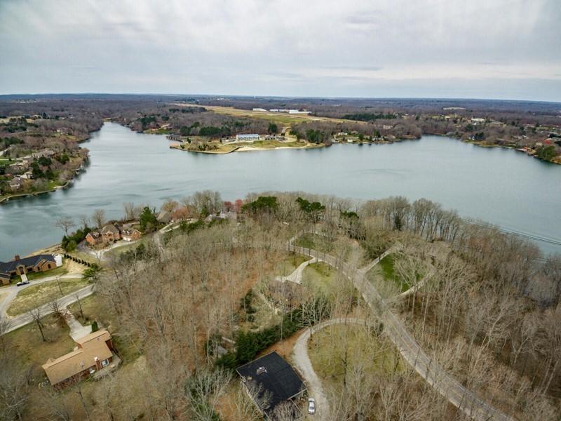 Dream Home in the enchanting Holiday Lake for Sale