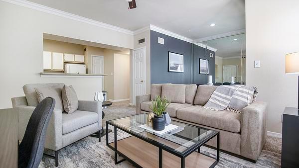 Rent Montfort Place #1025 in Dallas, TX - Landing