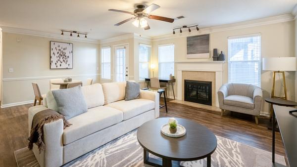 Rent Crowne at Overton Village #2704 in Birmingham, AL - Landing
