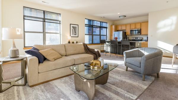 Rent Gaslight & Corcoran Lofts #210 in Milwaukee, WI - Landing