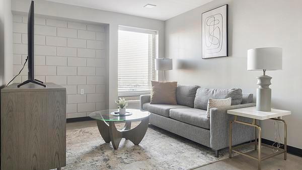 Rent Tower on Tenth #702 in Birmingham, AL - Landing