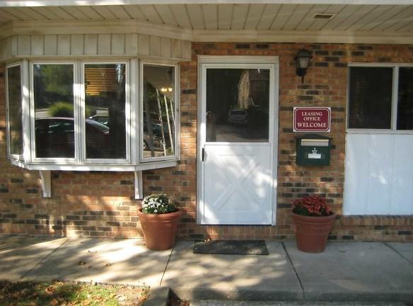 Woodington Management Apartments - 205 East 17th Street - Bloomington, IN Apartments for Rent