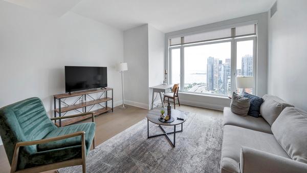 Rent One Bennett Park #3506 in Chicago, IL - Landing