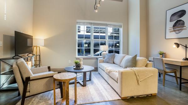 Rent The Paramount at South Market #LOFT_G in New Orleans, LA - Landing