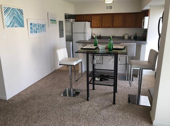 Cavalier Country Club Apartments - 25 Golf View Dr - Newark, DE Apartments for Rent