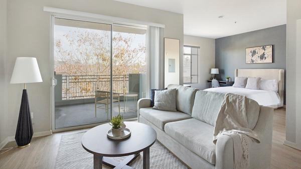 Rent Victor on Venice #001 - 318 in Los Angeles, CA - Landing