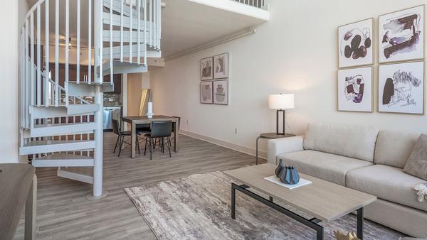 Rent The Vue Charlotte on 5th #1103 in Charlotte, NC - Landing