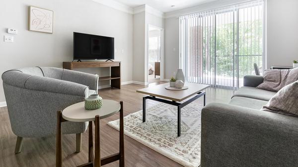 Rent The Sagewood #615 in Charlotte, NC - Landing