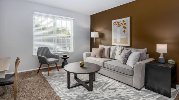 Rent Lake Club at Polaris #8943LR in Lewis Center, OH - Landing