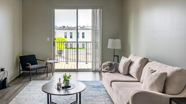 Rent Current at the Banks #549N in Cincinnati, OH - Landing