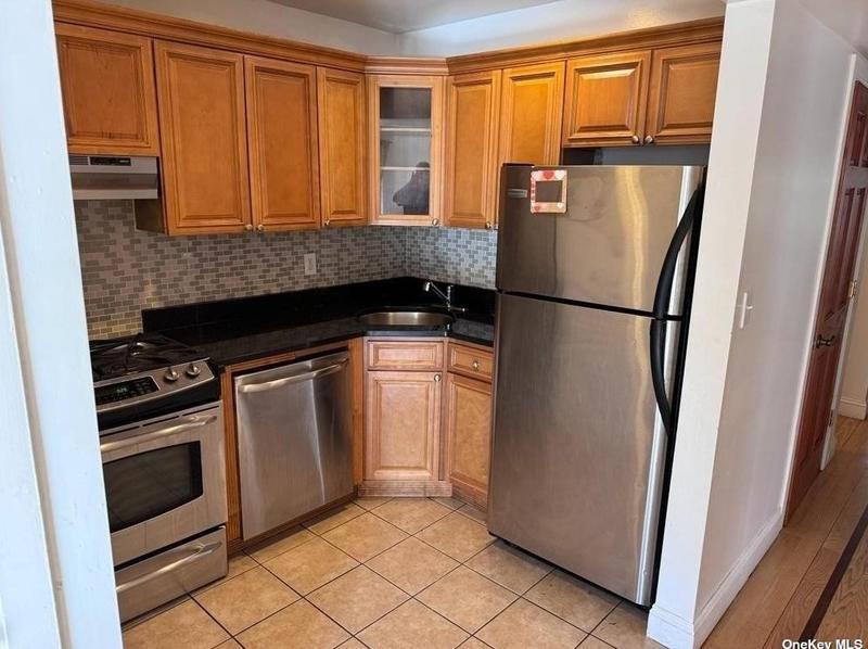 22405 93rd Ave, Queens Village, NY 11428 - MLS 3534972 for Rent