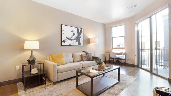 Rent VIA #727 in Denver, CO - Landing